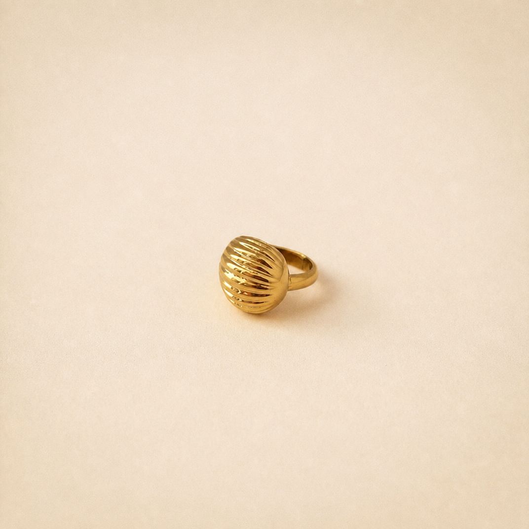 Ring statement ribbed